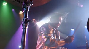 That moment when your favorite song comes on… 🕺💃 Turn the music up and bring the house down! TCL AI-IN, volume control at your command. #TCLAITV #TCLPhilippines | TCL Electronics