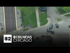 Metra train hits pedestrian in Chicago's northwest suburbs