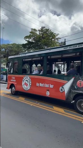 Key West Tour With Old Town Trolley Is a great way to learn and tour Key West. #trolleytour #keywest