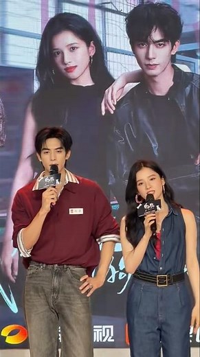 Song Weilong & Zhang Jingyi singing the theme song of ‘Love For You’🎤 #loveforyou #shorts #viral