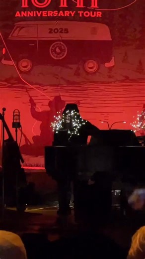 20K views · 606 reactions | Bob Dylan at the end of last night's 30th 2025 Outlaw Music Festival concert at the Xfinity Centre in Mansfield, Massachusetts  The tour continues on September 12th in Camden, New Jersey  #bobdylan #bobdylanlive #bobdylan2025 #bobdylanoutlawfestival | Bob Dylan Fan Club Ireland & Beyond | Facebook