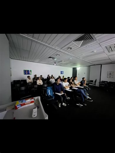 Our Aged Care and Disability students actively participate in practical roleplays and simulation sessions before going to work placement. We strongly believe that students must learn, practise, and build confidence in class first — so they are fully prepared to support clients safely and professionally in real workplace settings. Through hands-on training, students develop essential skills such as: ✔ Communication and client interaction ✔ Personal care support ✔ Manual handling techniques ✔ Docu