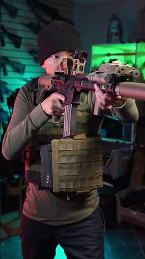 MAGAZINE PEZ DISPENSER FAST STRAC