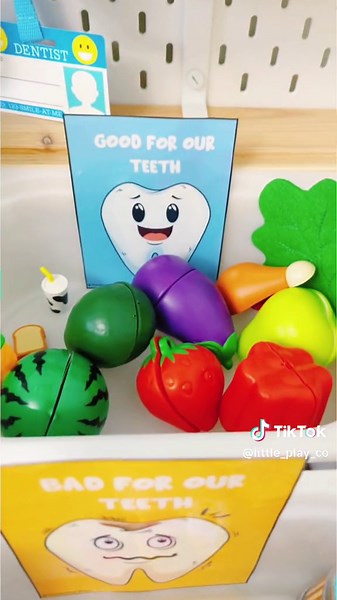 😷🦷Dentist Setup! 🦷🪥 Help your little one learn about keeping their smile healthy with setting up a pretend play Dentist office! Free printables from the Homeschool Share! 🪥Discuss healthy choices, diagram of their teeth, good and bad foods for their teeth, and overall oral health! 🍎Have a child who mouths? Use some large play food to help them learn! Older kids will like sorting their play food too! 🖨️Link to free printables: https://www.homeschoolshare.com/dentist-dramatic-play/ 🛒Link t