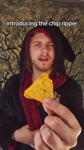 you wanted to see a chip, I found a chip and I made it happen😶‍🌫️