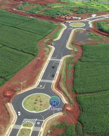 Geraldo Longo on Instagram: "🚦 Liberado neste sábado! O prolongamento da Via Silvio Francisco Spadaro Cropanise, que interliga a avenida Heráclito Fontoura Sobral Pinto, no bairro Guaporé, à avenida Professor João Fiúsa, no bairro Jardim Olhos D’Água, em Ribeirão Preto, foi liberado neste sábado (7). 🚘 Mais mobilidade urbana ⏱️ Menos trânsito no dia a dia 🏘️ +41 mil moradores beneficiados 💰 R$ 3,5 milhões em infraestrutura 💡 Asfalto, drenagem e iluminação pública E aí, melhorou o trânsito? 