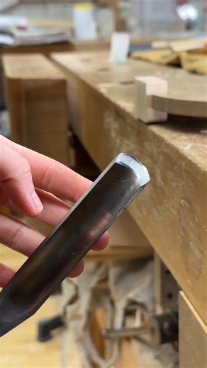 Today the blocks are cut. First the outline is drawn in and then the middle bow is cut out almost up to the line, then it is filed with a file. #violin #geige #violinmaker #geigenbauer #luthier #wood #spruce | Jessica.violins