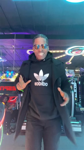 Engaging Dance Challenge Inspired by Thai Music