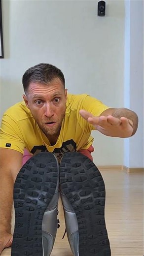 Fake yoga teacher 😳🤦😂