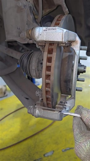 install new brake pads and rotor resurfacing #automotive #usa #mechanic | Auto Motives