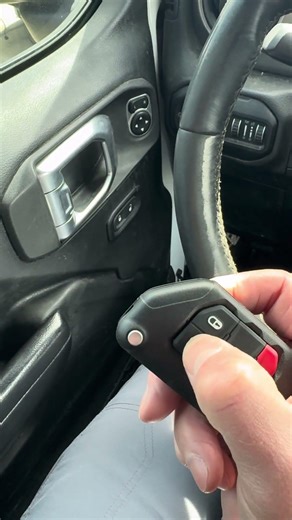 2020 Jeep gladiator two new fobs not an instructional video #allockandkeyco #smartpro #locksmith￼