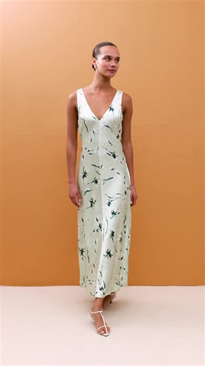 Stylish Garden Party Attire: The Camellia Dress in Mint Linnea