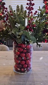 Easy Bauble Vase😍😍😍 #centerpieces #centerpiecesideas #christmasbaubles #christmasdecortips #christmasonabudget #diyhomedecorideas #vasestyling | Rustic Kitchen Spot