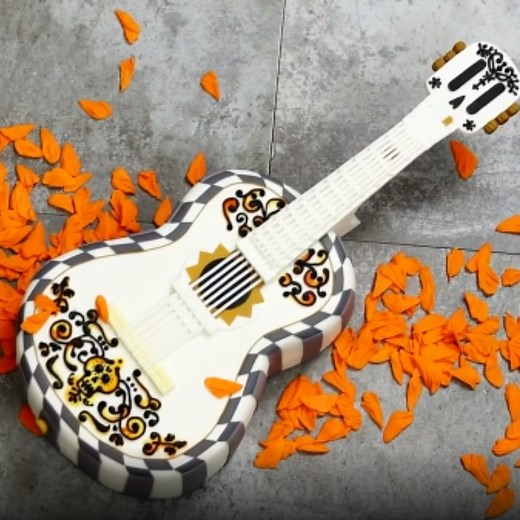 The coolest guitar cake to celebrate a musician's birthday | Koalipops