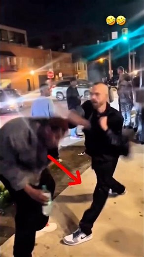 Let me teach you how to throw a good hook in boxing #boxing #shortvideo #shorts #technique #training