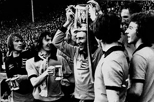 Classic Match Manchester City 1 Wolves 2 League Cup Final  March 2 1974