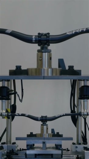 Flex testing on the Era Handlebar.💪