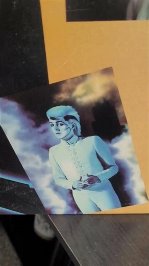 I am "aflutter" when I look at that face!!! xxox