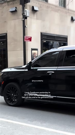 Louis Tomlinson and his girlfriend Zara in nyc #louistomlinson #onedirection #directioner #harrystyles #celebrity