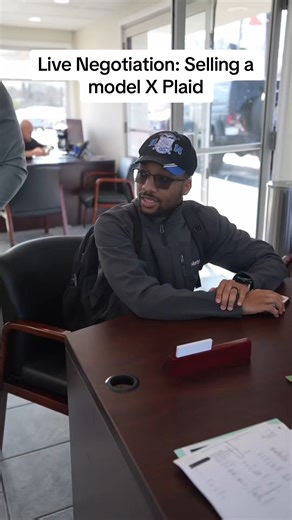 Live negotiation selling a 2022 tesla model X plaid with 10,000 miles on it | Forrestsauto reviews