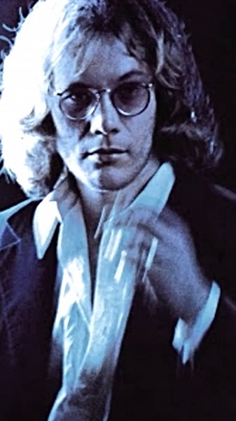 🎸 Poor Poor Pitiful Me Warren Zevon | Rock Classic with a Dark Twist #SingerSongwriter #ClassicRock