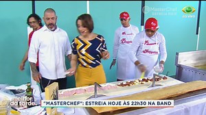Baú Melhor da Tarde | Catia Fonseca e Fogaça preparam o "maior pastel do Brasil" A apresentadora do Melhor da Tarde e o chef Fogaça recheiam um pastel de mais de um metro de comprimento. Reveja! Programa exibido em 6/3/2018. | Melhor da Tarde
