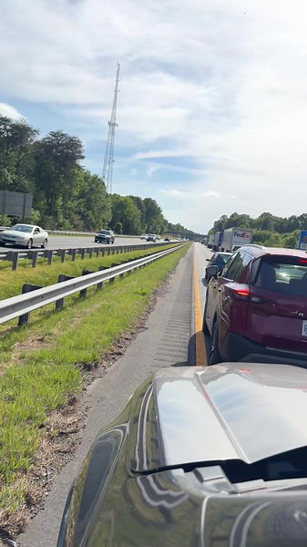 nosh (@neverturningback16)’s video of zipper merge