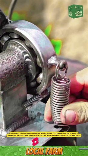 This simple cutting tool is modified with a spring system for greater stability during use.