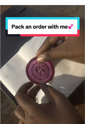 Another day, another pretty package out the door💕 #resinart #resinartists #giftideas #ibadan #PriscyCreation #GiftIdeasForHer