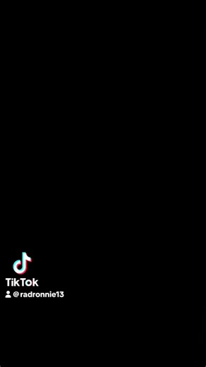 Get this sexy print of Carrie Fisher as Princess Leia in her famous gold bikini from ‘Return of the Jedi’ at this link - https://www.etsy.com/listing/949858382/ #artbysantiano #patricknagelinspired #slaveleia #carriefisher #gicleeprint #80sStyle | Ron C Santiano