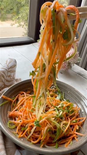 5 minutes is all you meed for this tastiest salad #recipe #saladmaster #5minuterecipe #eatyoursalad