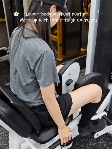Lower-body workout routine: Warm up with inner-thigh exercises🦵 이너타이 #koreangirl #korean #seoullife #legworkout #koreantiktok