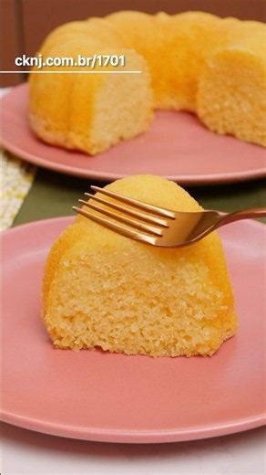BOLO DE FUBÁ COM LEITE DE COCO