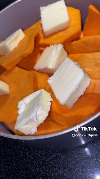 Step Mother vs Step Daughter Thanksgiving Dinner Preparation