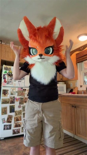 Ik chat I’m cringe #furry #fursuit #kemono #funny #fyp