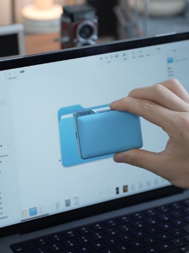One compact case to store your memory cards and transfer files on the go—because creators have better things to carry. #Ulanzi #DC01 #MemoryCardReader #CameraGear #CreatorTools