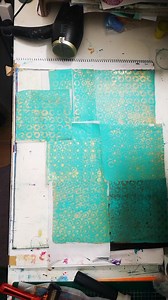 Substrate experiment to see how well prints transfer to various fabrics and woven surfaces. #artdevelopment #artistdevelopment #extralargegelplate experiment #artistinvestigation #substratecomparisons #gelliplate #gelliart #monoprinting #monoprint #gelprint #gelplatetip #gelplate #trysomethingnew #tryingnewthings #projectexperiments #interfacing #tyvek #teabagpaper #cheesecloth | Nimanoma - Naomi Southon