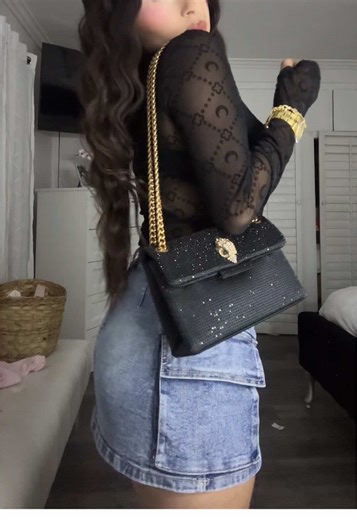 Too cute✨#fyp #parati #baddie #buchifresa #hollywood #xoxo #aesthetic #ootd #kurtgeiger #nightout #dinneroutfit #kurtgeiger #marineserre