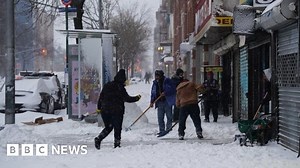 US snowstorm: Record-breaking blizzard slams East Coast