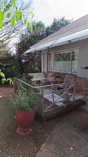 Affordable 4 bedroom home in a nice quiet area for R1 050 000, this is a steal. The owner has been here for over 30 years and only selling because shes old and plans on going to stay with her children. It's in Prestbury close to schools, less than 5 minutes drive away from town. Alot of potential if you want to modify or you can keep as is. Contact Megan on 27 72 397 4212 if you would like to view this property. #plugchasers #plug #propertyplug