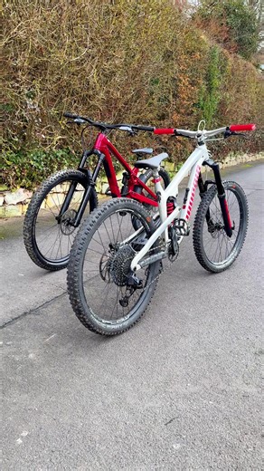 Exploring Custom Mountain Bikes for Enthusiasts