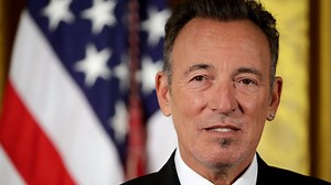 Watch Bruce Springsteen in White House Mannequin Challenge