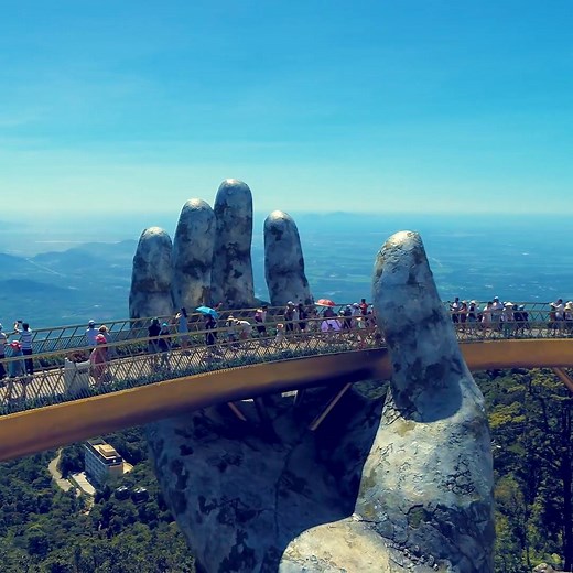 Giant stone hands hold up Vietnam's spectacular Golden Bridge! 🙌🇻🇳 | Culture Trip