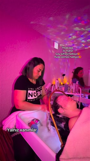 Gözəllik mərkəzi • Fitness • Rəqs • SPA | Qiymət-35 manat Vaxt- 40-45 dəqiqə 1. Asmr 2. Saçların rahatladıcı daranması 3. Saç dibinin massajı 4. Köpük massajı ( saç və dekolte... | Instagram
