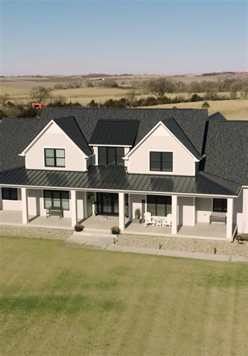 Modern home on 20 ACRES 😍😮 🔑 Listed by Deena Weatherwax | 402-326-0204| Nebraska Realty and Heidi Wubbels | 402-610-3121 | Nebraska Realty