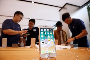 Apple apologizes for iPhone slowdowns, reduces price of battery replacements