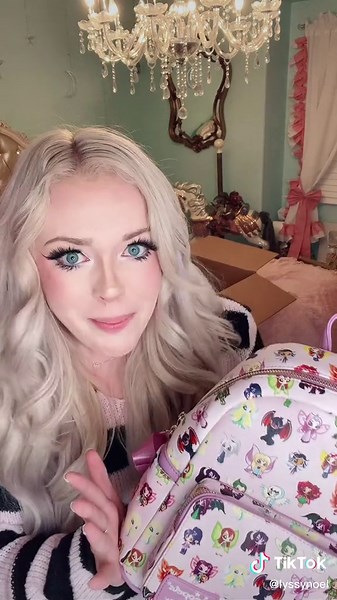 This is the cutest package I’ve ever recieved 😩❤️🥹 I LOVE neopets! Thank you SO MUCH! @Neopets ✨ @Cakeworthy and be sure to check them out to get your own neopets merch! #neopets #neopet #nostalgia #nostalgic #cute #fyp