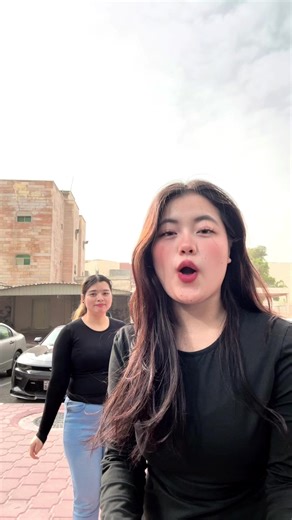 Hawaii Dance Routine to Bhutanese Song