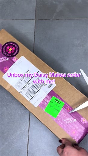 Come and unbox my @Daisy Makes order with me!!! Beyond excited to start using these cutters! As a treat maker in Sydney, Australia I was so excited to get this package all the way from Ohio USA! #caketok #fyp #sweettreats #cakepops #cakesicles #yum #sweet #daisymakes
