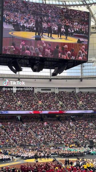 Chris Martin Arrives at Invictus Games Opening